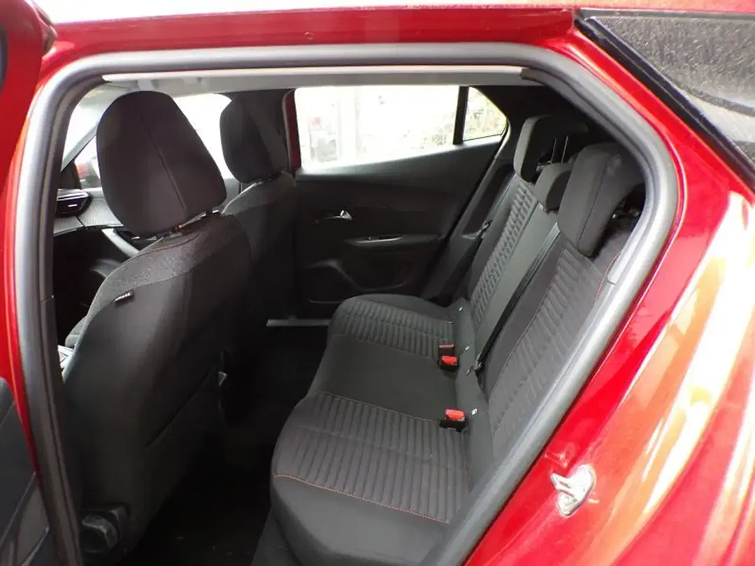 Peugeot 2008 - Thumbnail 3