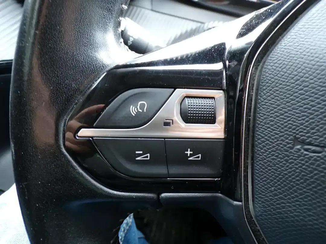 Peugeot 2008 - Thumbnail 7