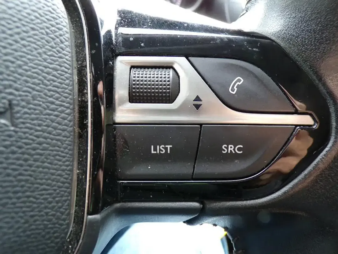 Peugeot 2008 - Thumbnail 8
