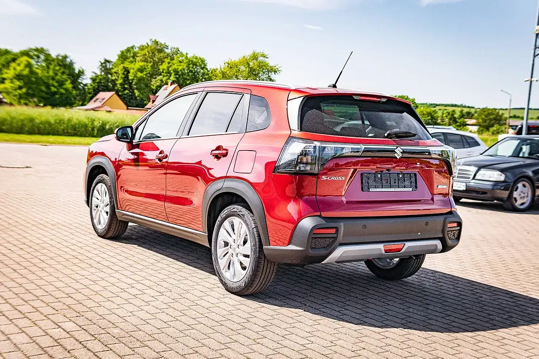 Suzuki S-Cross - Thumbnail 4