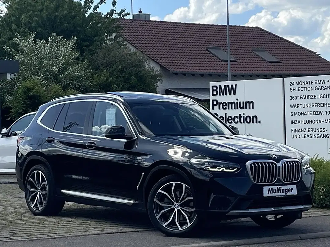 BMW X3 - Thumbnail 1