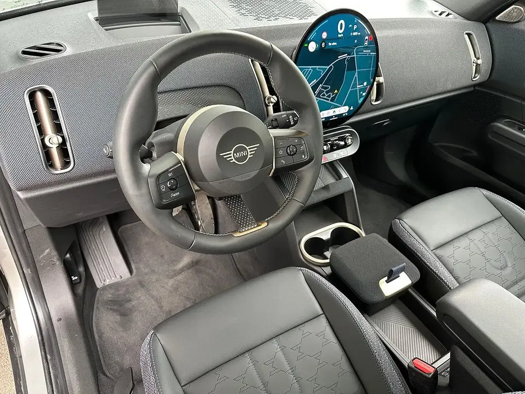 MINI Cooper D Countryman - Thumbnail 11
