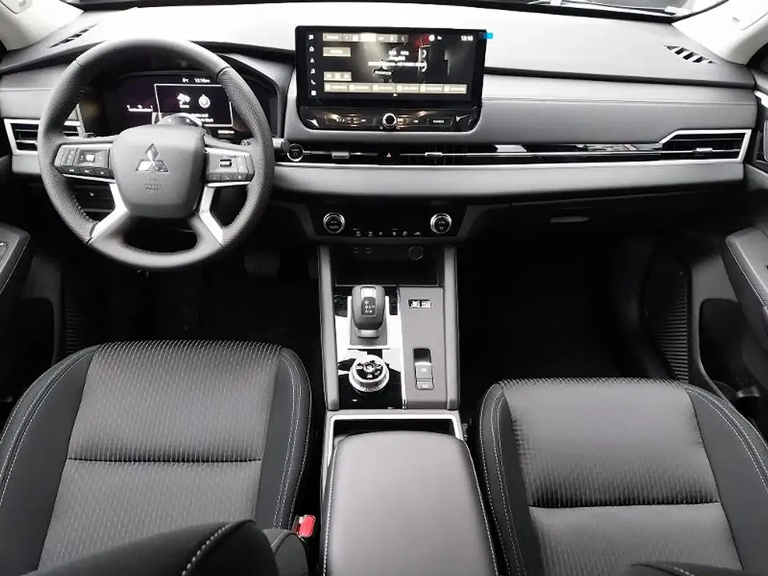 Mitsubishi Outlander - Thumbnail 11