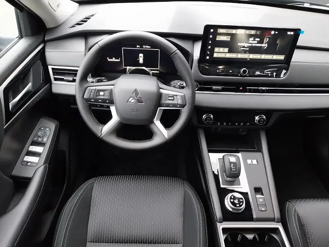 Mitsubishi Outlander - Thumbnail 12