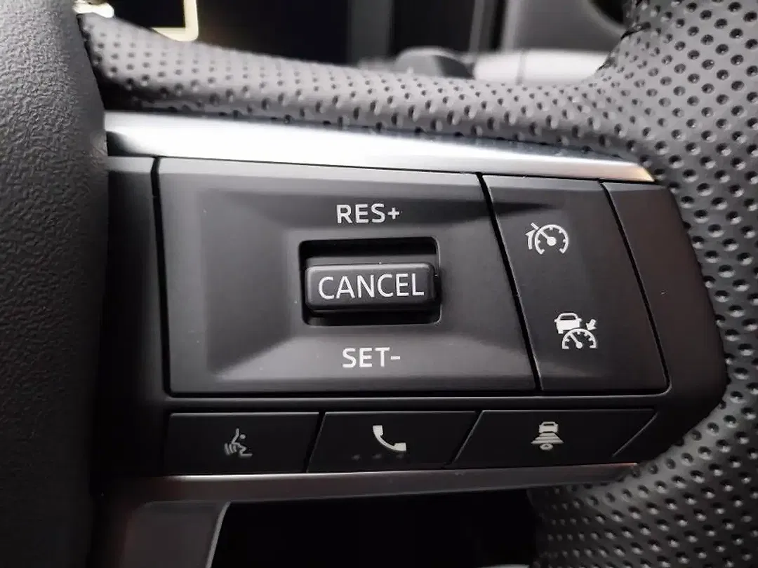 Mitsubishi Outlander - Thumbnail 14