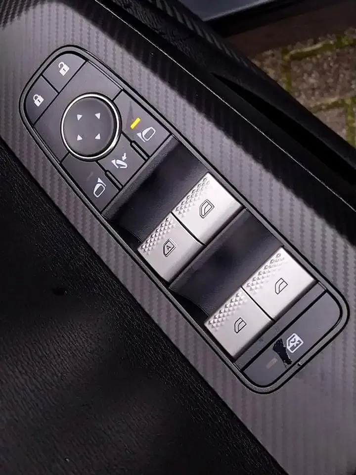 Mitsubishi Outlander - Thumbnail 8