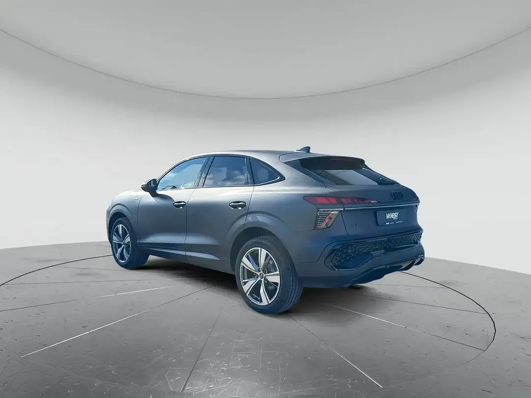 Audi Q3 - Thumbnail 5