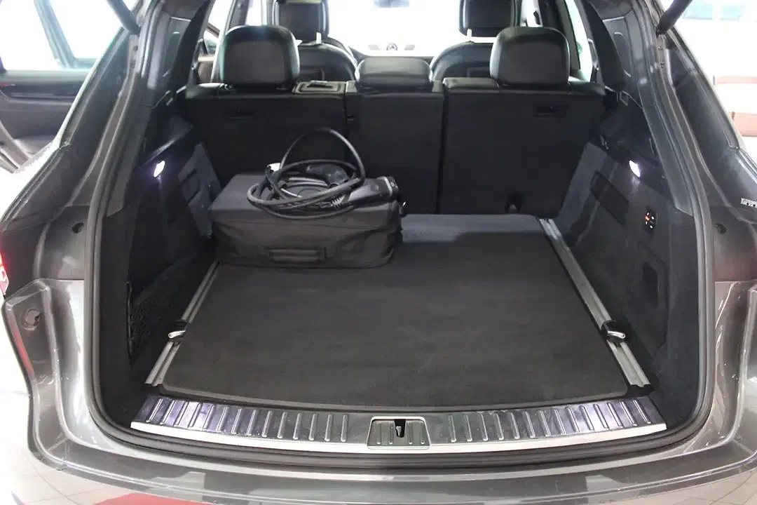 Porsche Cayenne - Thumbnail 8