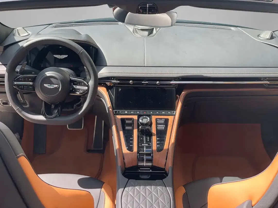 Aston Martin DB12 - Thumbnail 10