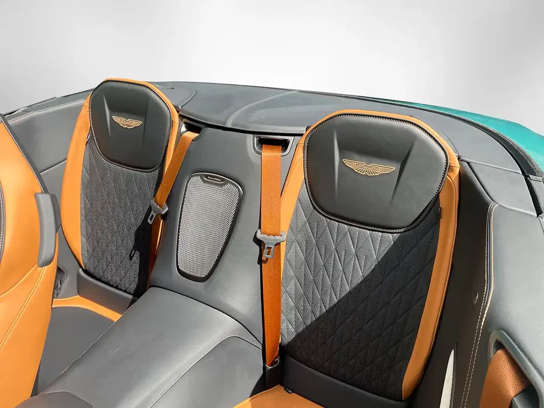 Aston Martin DB12 - Thumbnail 13