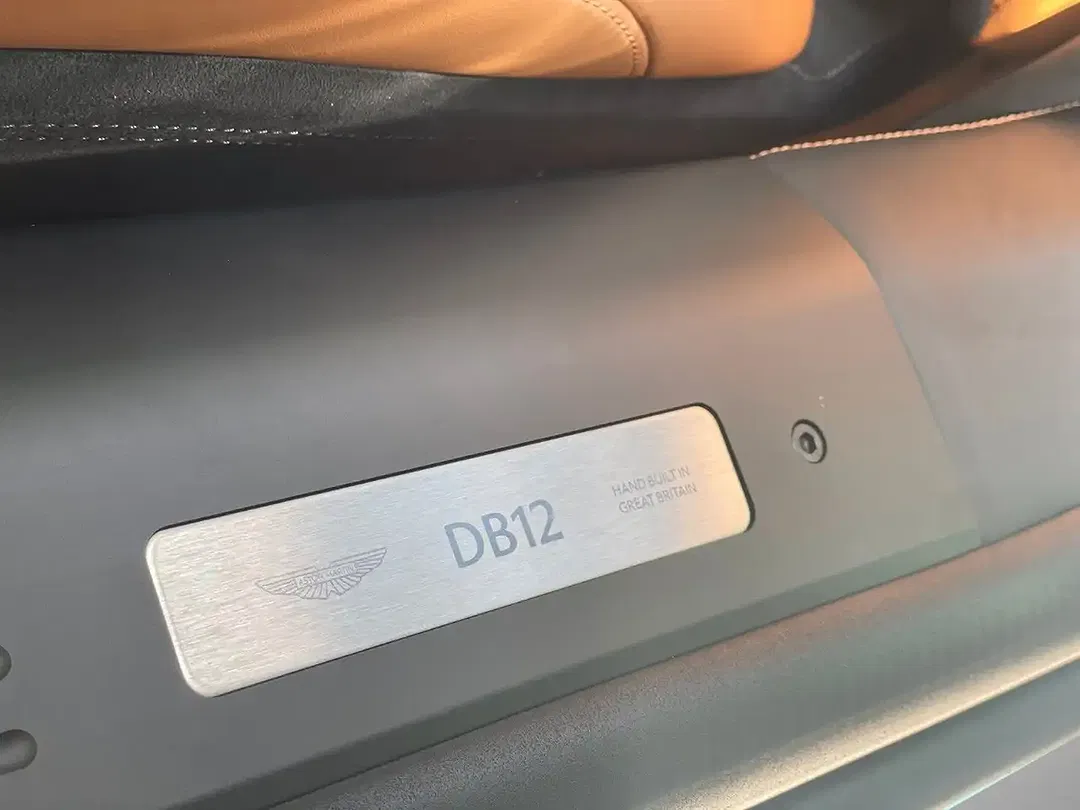 Aston Martin DB12 - Thumbnail 14