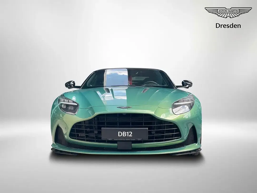 Aston Martin DB12 - Thumbnail 3