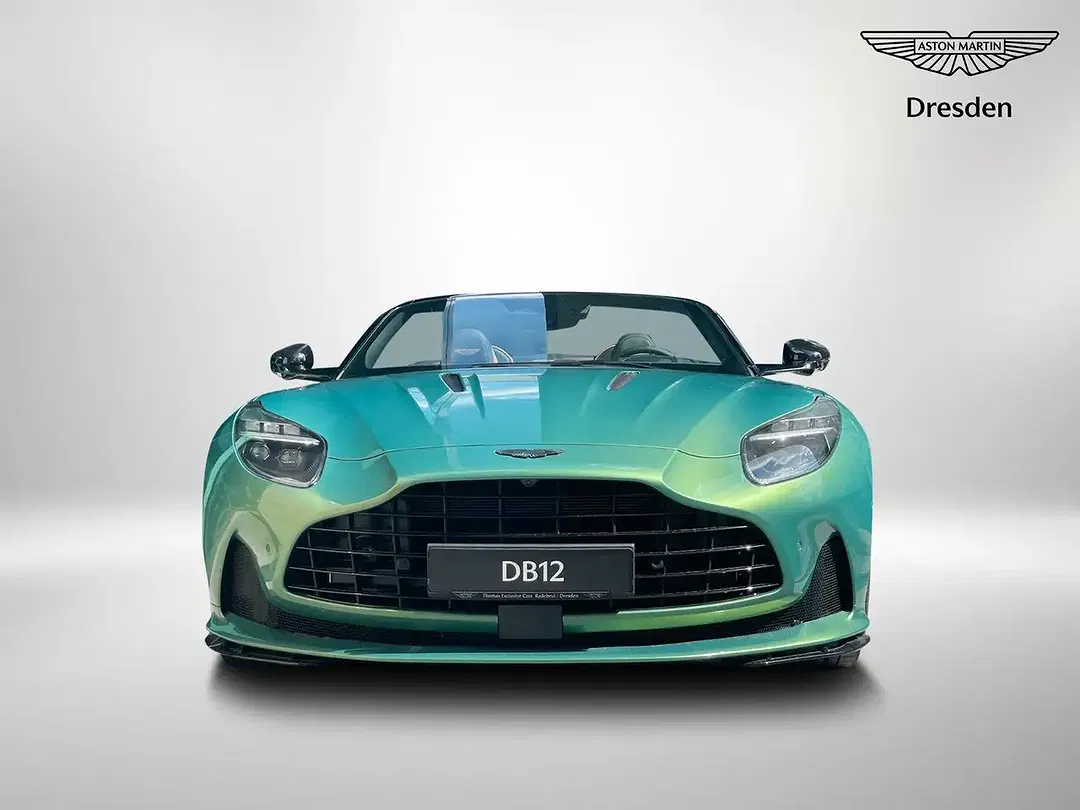 Aston Martin DB12 - Thumbnail 4