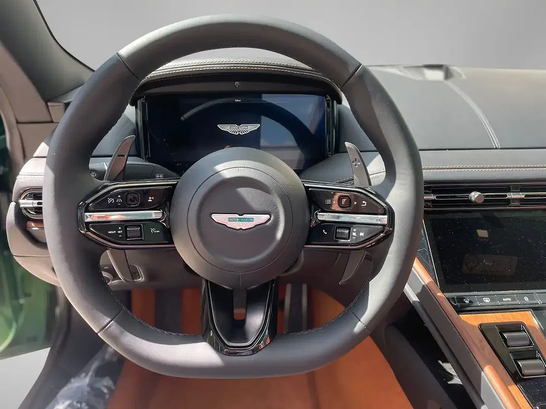 Aston Martin DB12 - Thumbnail 9