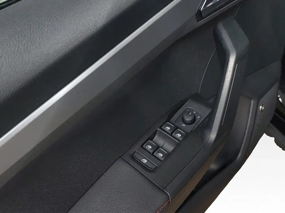 SEAT Arona - Thumbnail 10