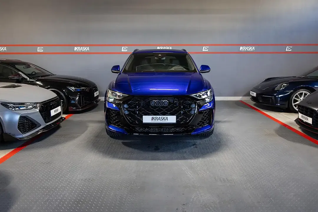 Audi RS Q8 - Thumbnail 3