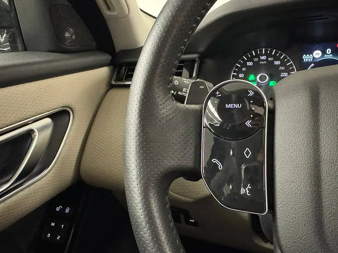 Land Rover Range Rover Velar - Thumbnail 10