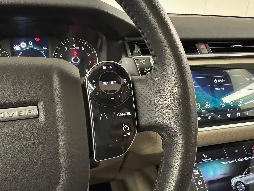 Land Rover Range Rover Velar - Thumbnail 12