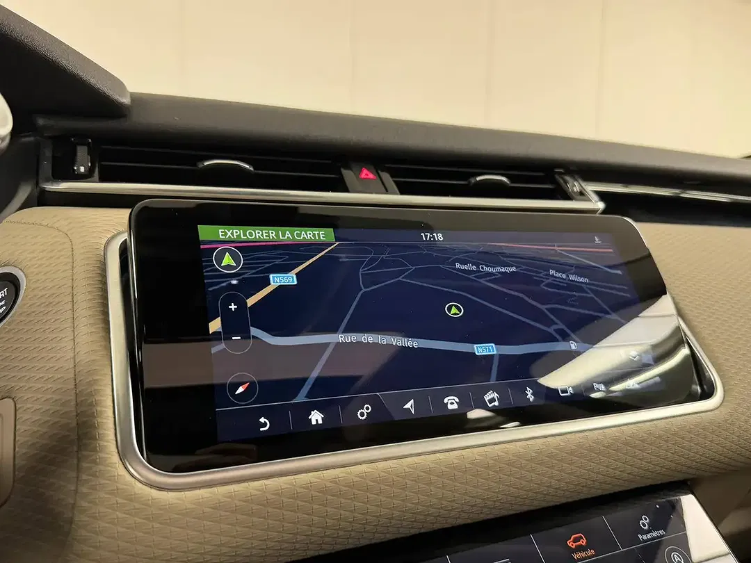 Land Rover Range Rover Velar - Thumbnail 13