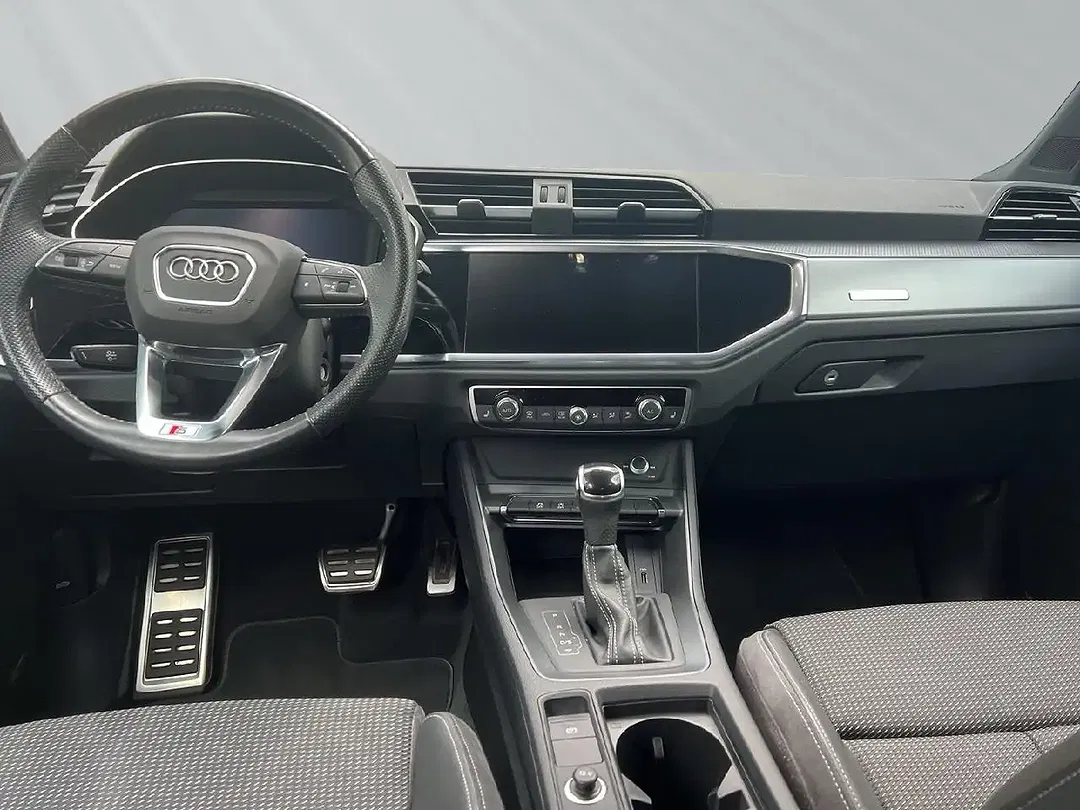 Audi Q3 - Thumbnail 11