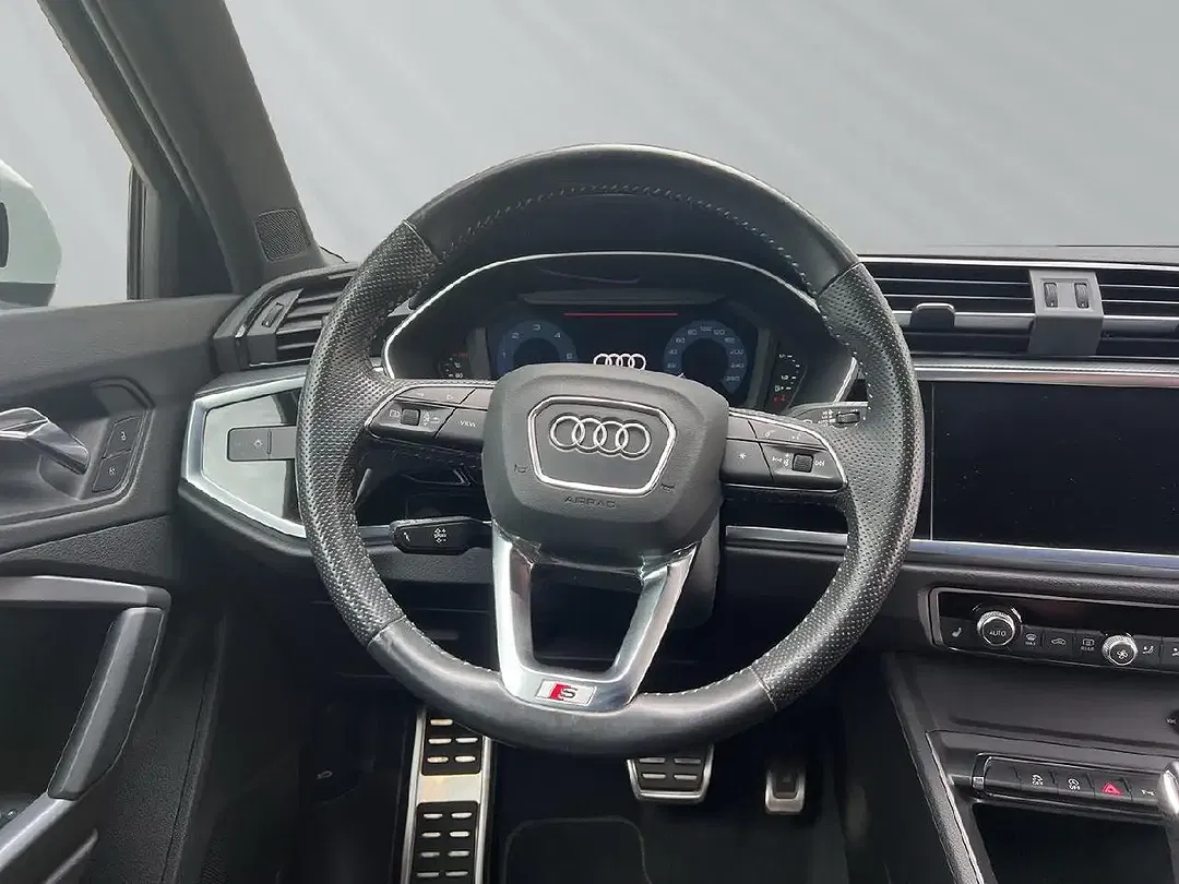 Audi Q3 - Thumbnail 12