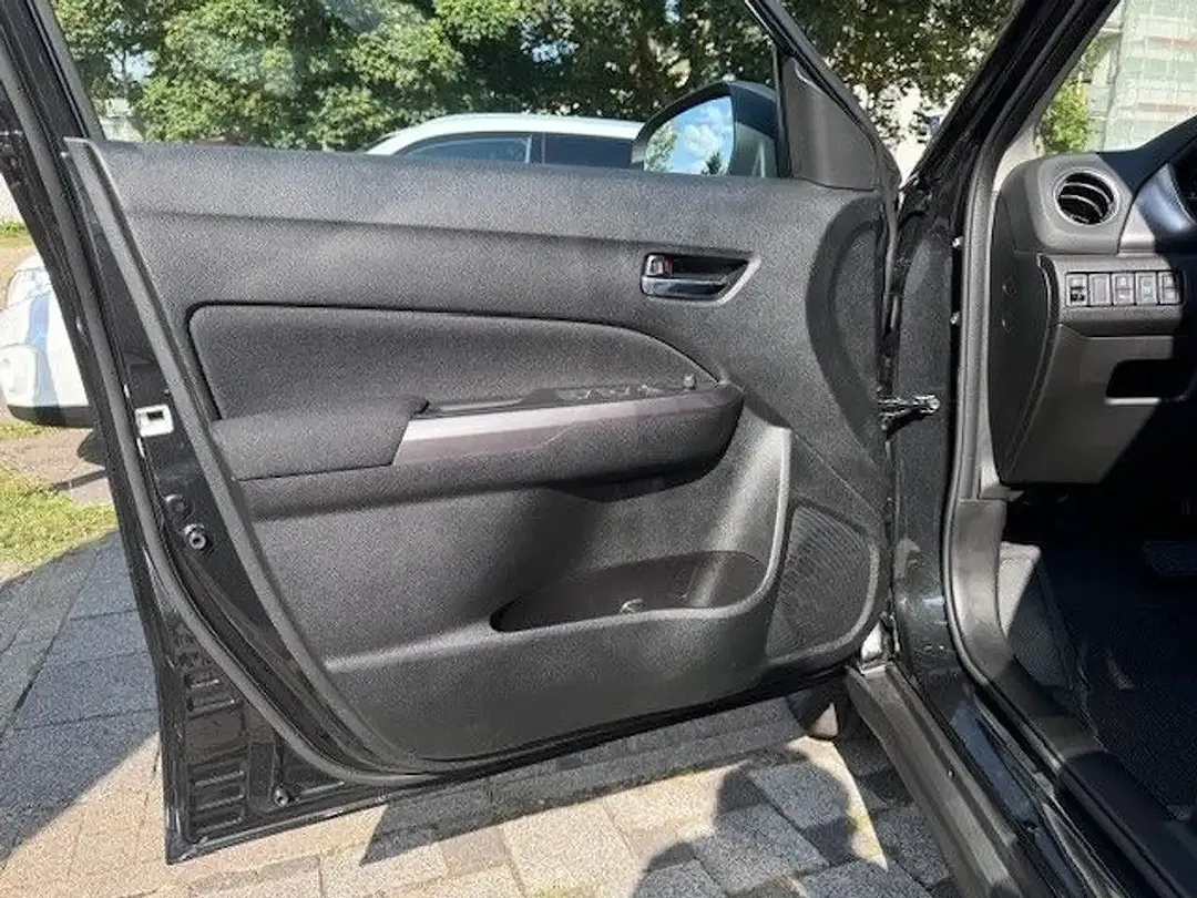 Suzuki Vitara - Thumbnail 10