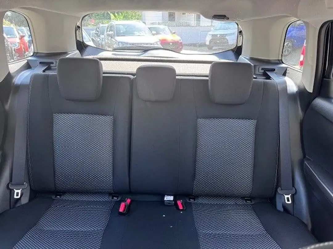 Suzuki Vitara - Thumbnail 13