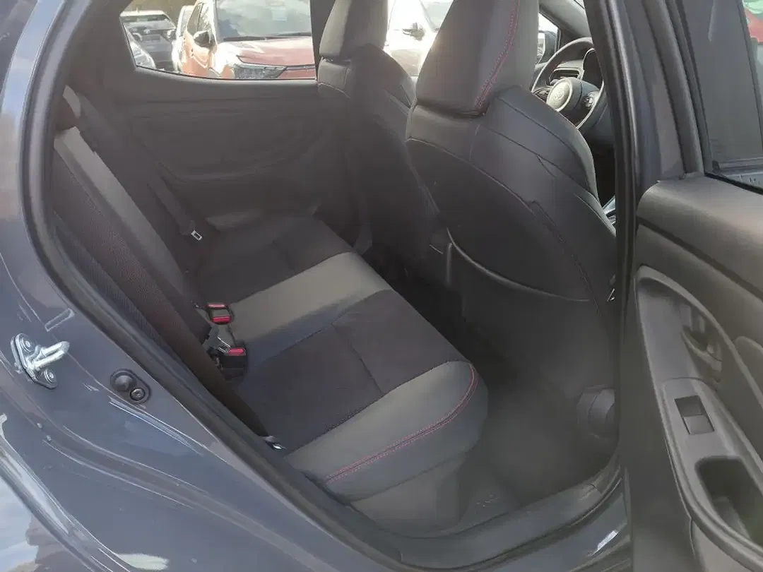 Toyota Yaris - Thumbnail 12