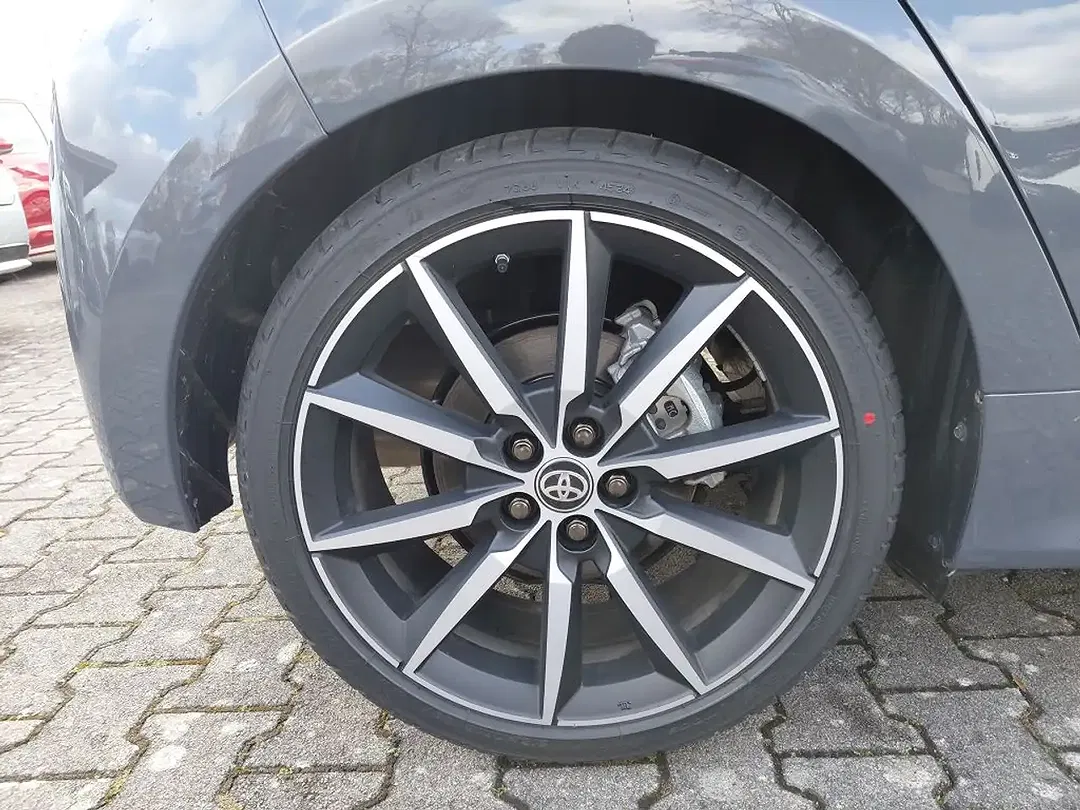 Toyota Yaris - Thumbnail 15