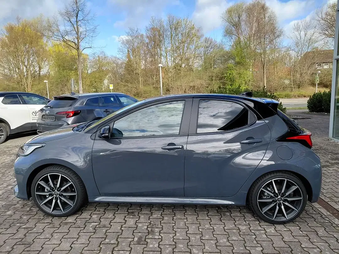 Toyota Yaris - Thumbnail 2