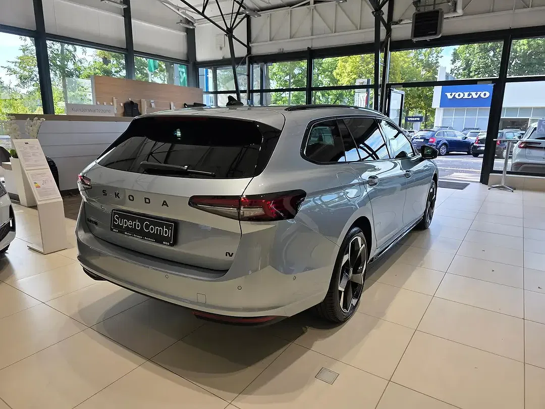Skoda Superb - Thumbnail 4