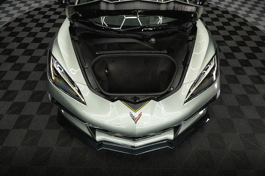 Corvette C8 - Thumbnail 3
