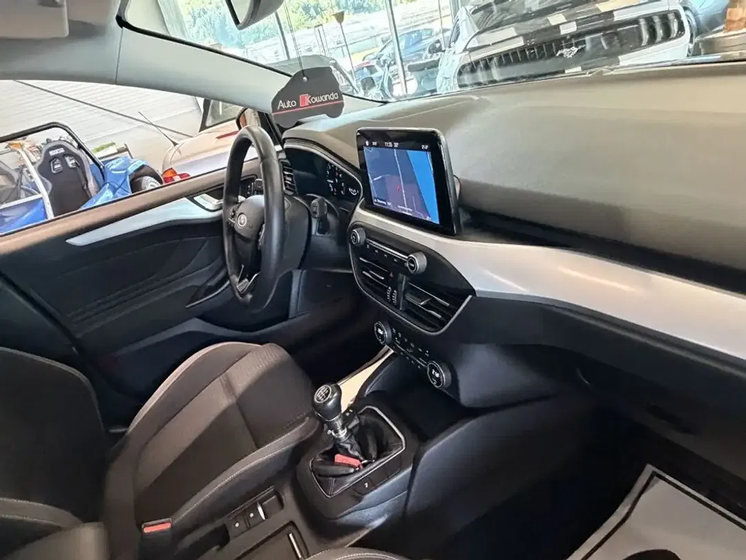 Ford Focus - Thumbnail 11