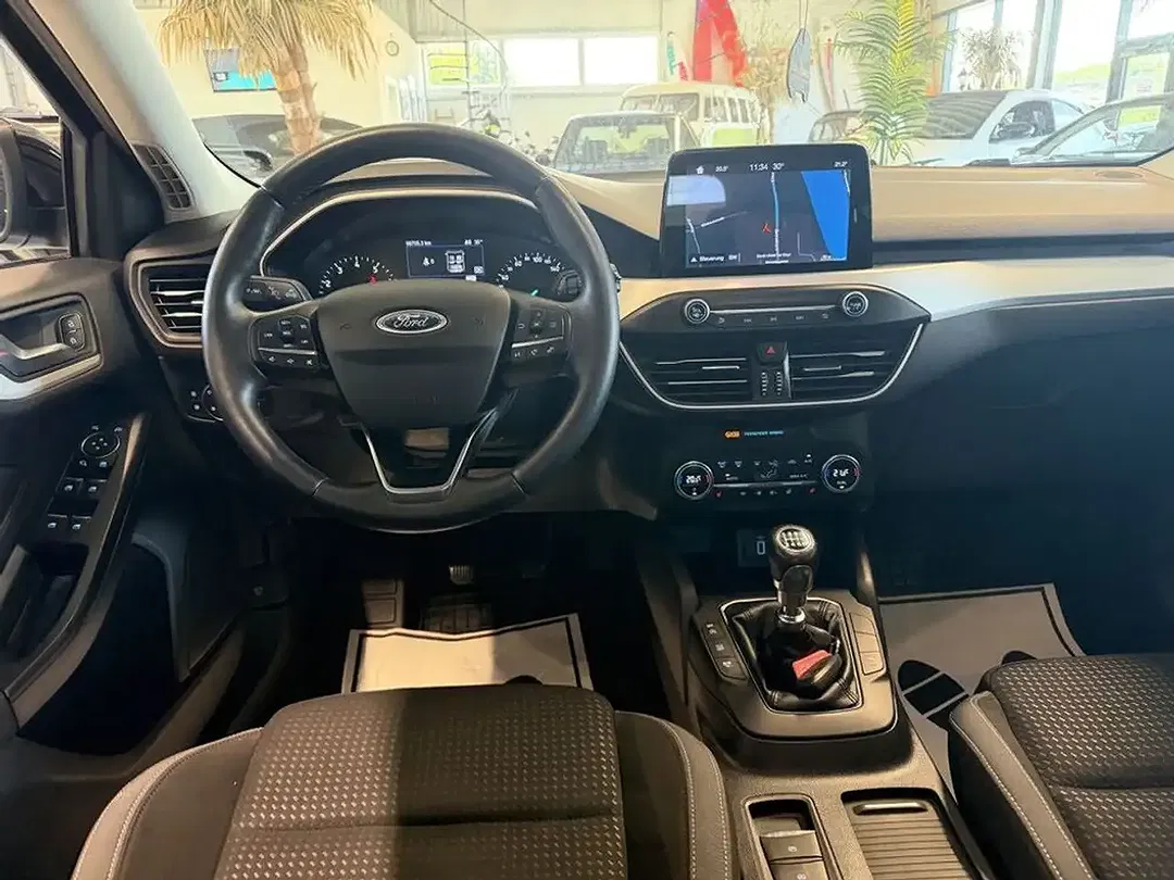 Ford Focus - Thumbnail 12