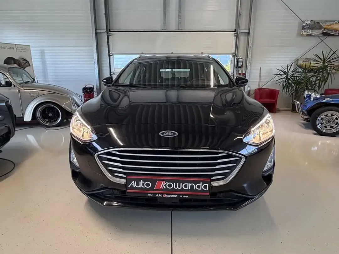 Ford Focus - Thumbnail 3