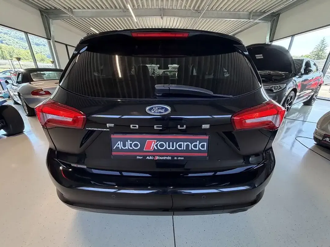 Ford Focus - Thumbnail 8