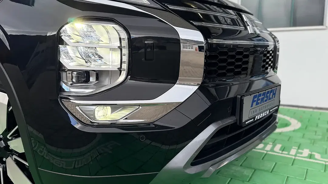 Mitsubishi Outlander - Thumbnail 6