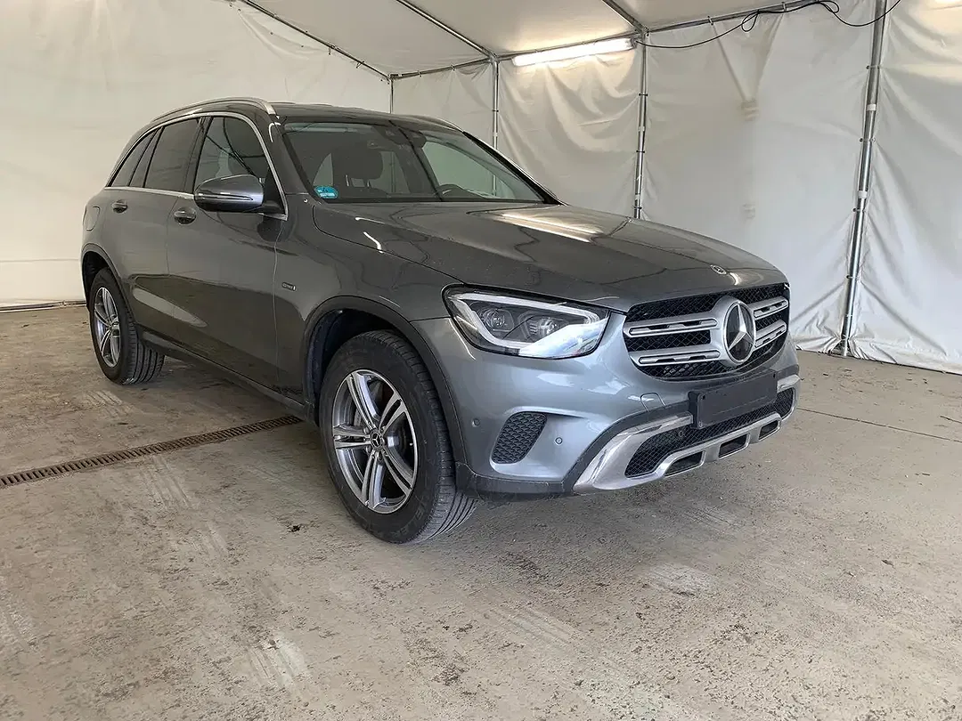 Mercedes-Benz GLC 300 - Thumbnail 2