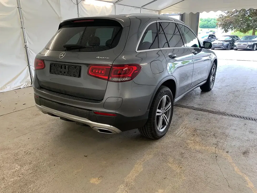 Mercedes-Benz GLC 300 - Thumbnail 3