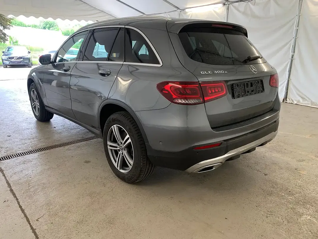 Mercedes-Benz GLC 300 - Thumbnail 4