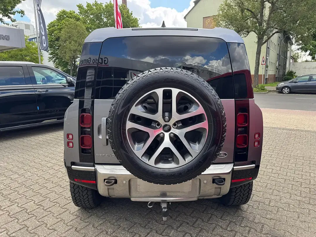 Land Rover Defender - Thumbnail 7