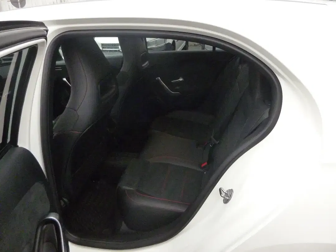 Mercedes-Benz A 250 - Thumbnail 13