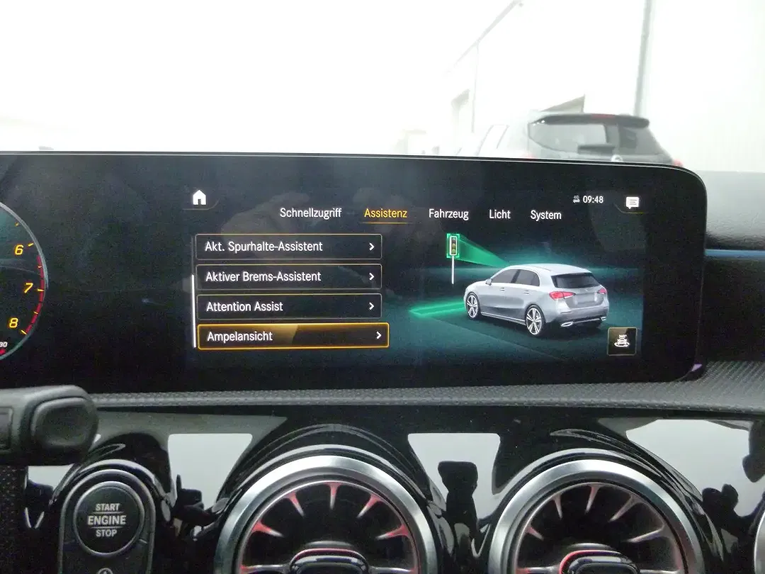 Mercedes-Benz A 250 - Thumbnail 9
