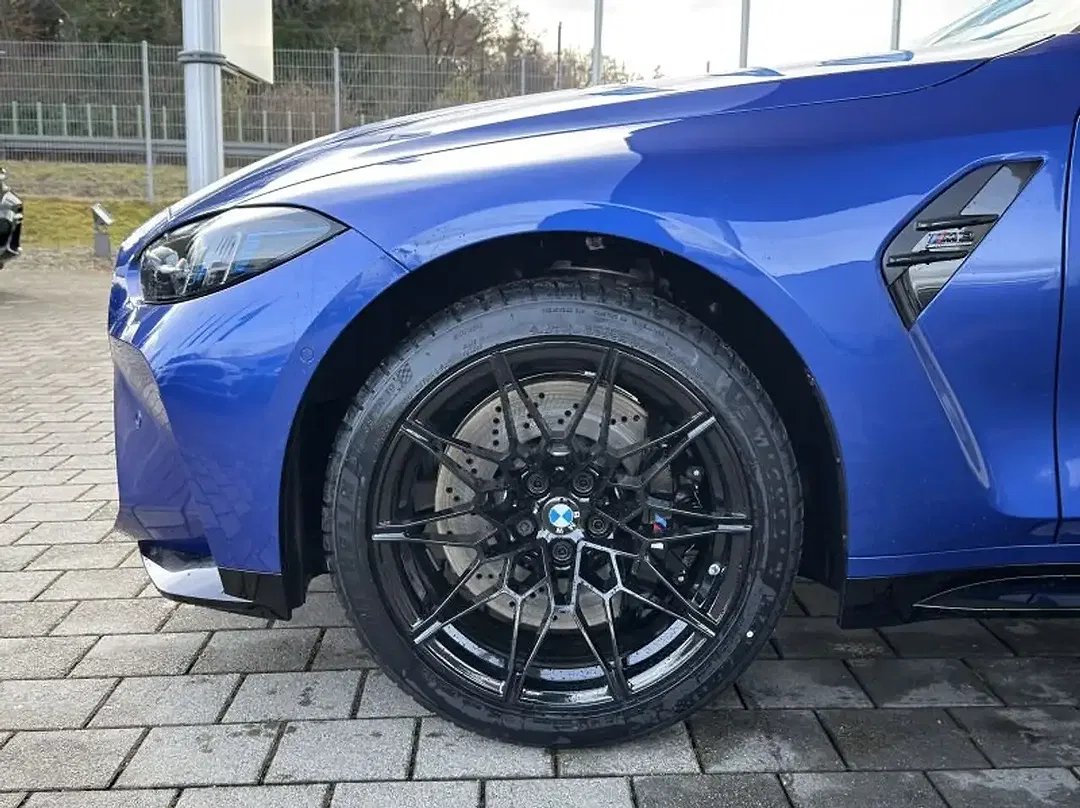 BMW M3 - Thumbnail 6