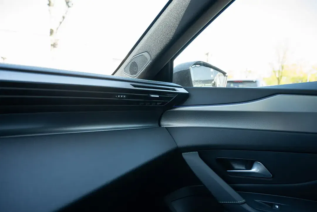 Peugeot 308 - Thumbnail 11