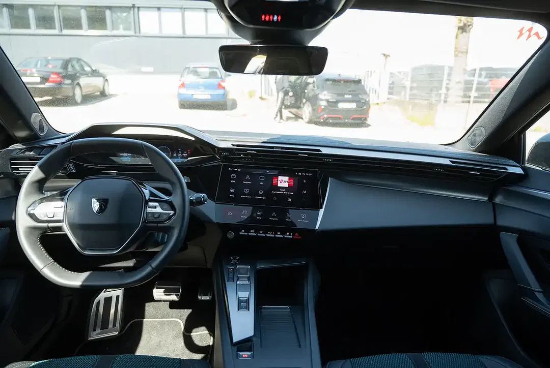 Peugeot 308 - Thumbnail 5