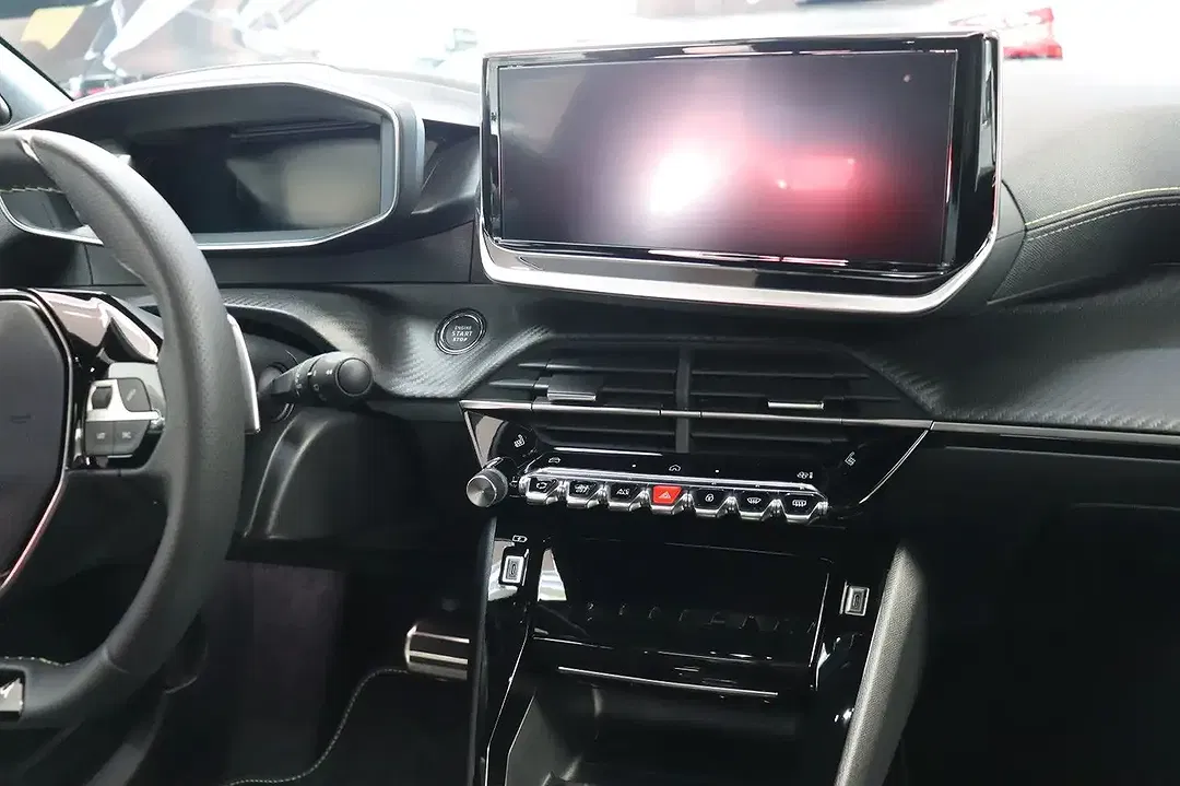 Peugeot 2008 - Thumbnail 10