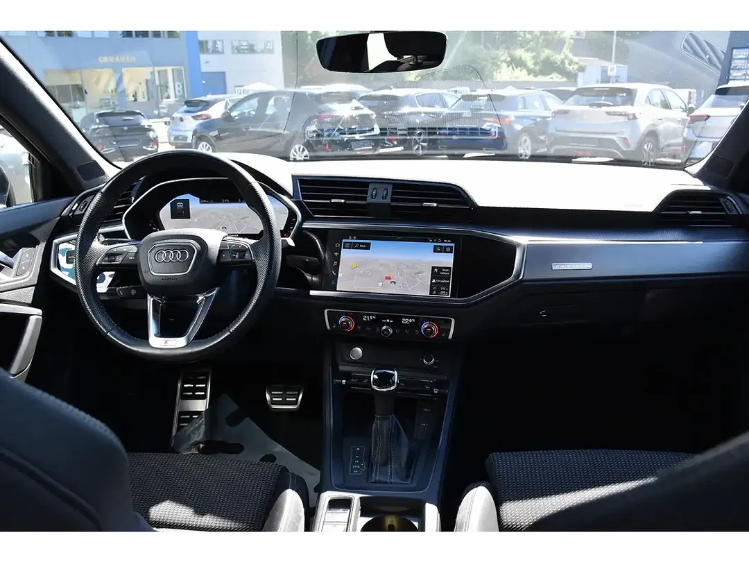Audi Q3 - Thumbnail 9