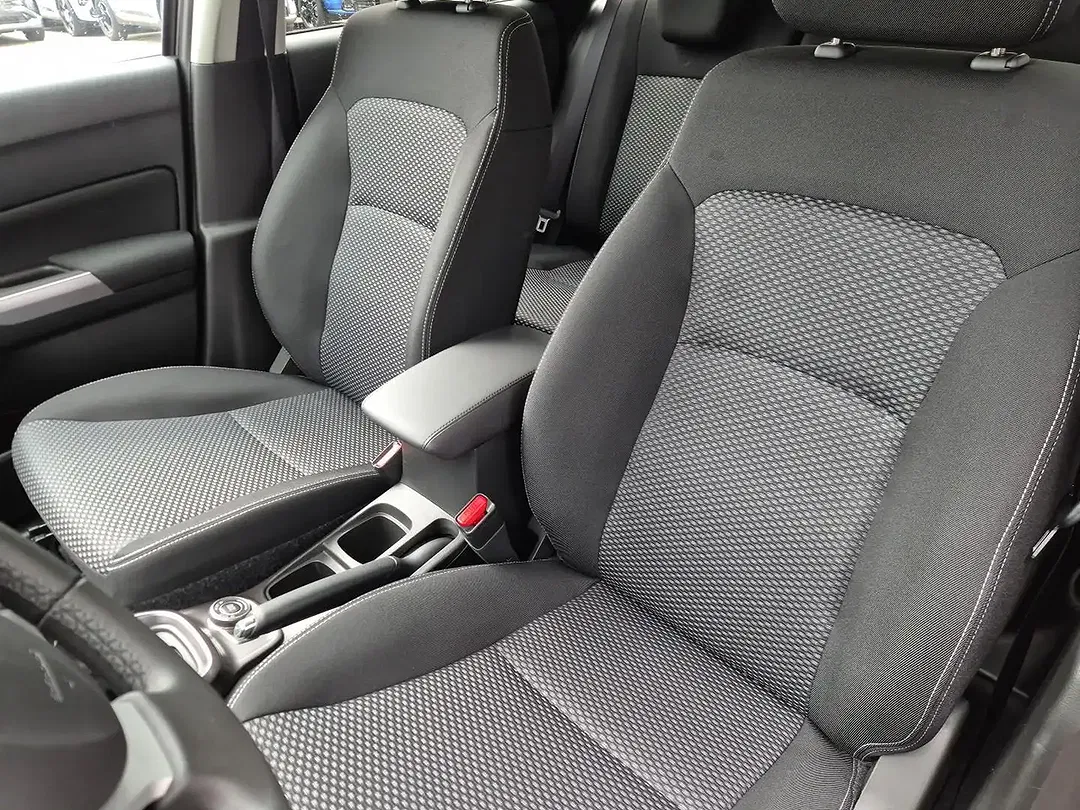 Suzuki Vitara - Thumbnail 12