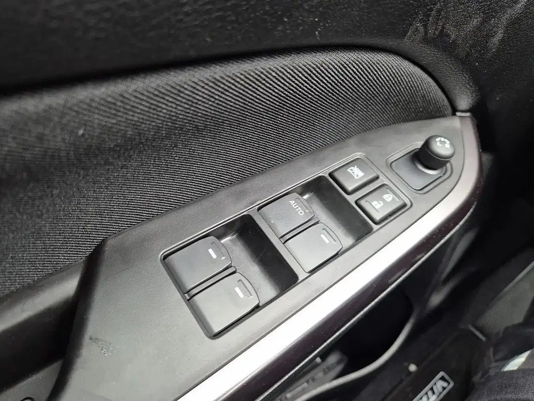 Suzuki Vitara - Thumbnail 13